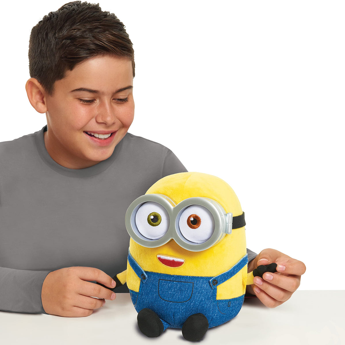 Minions: The Rise of Gru Laugh & Giggle Bob Plush — image 3